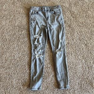 American Eagle High Rise gray denim Distressed Jeans size 4 EUC